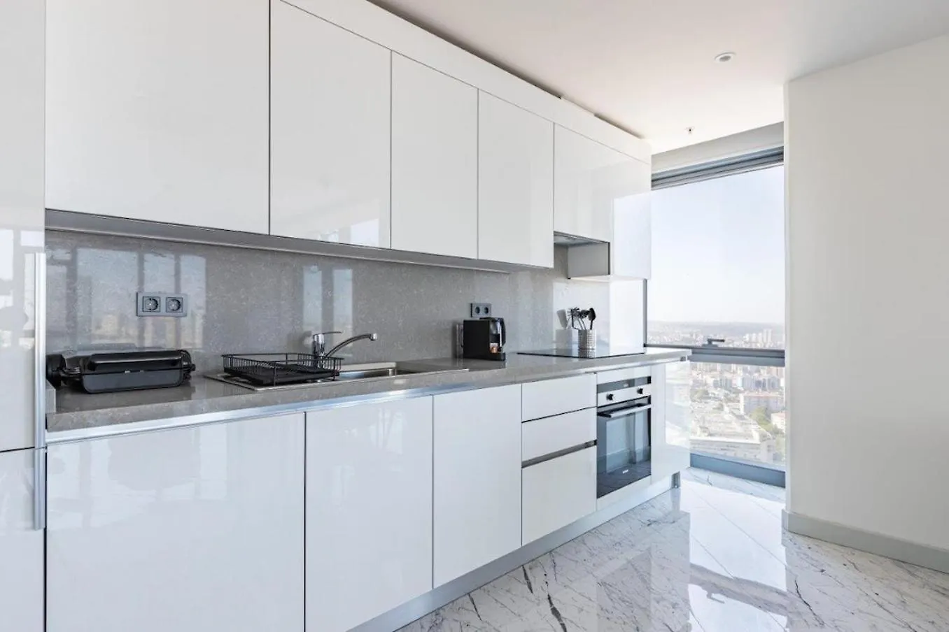Апартаменты Beautiful Bright Deluxe 1Bd Condo Poolviews! #311 Стамбул Турция